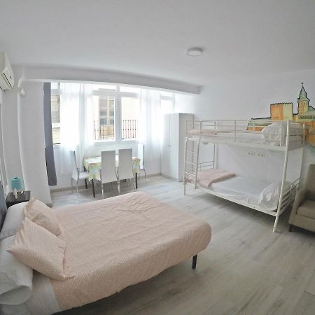 Mesonhomes Suites Center - Stay & Work Granada Esterno foto