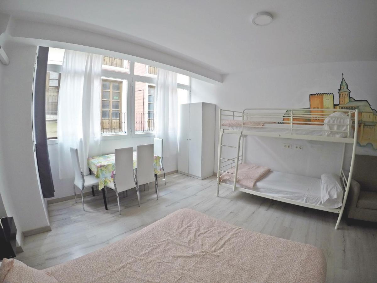 Mesonhomes Suites Center - Stay & Work Granada Esterno foto